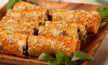 Baklava Yufkasından Kıymalı Börek Tarifi ve Malzemeleri